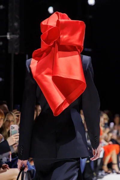 Look 24